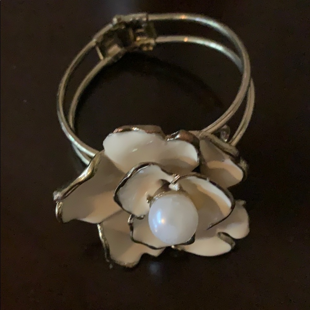 Flower bracelet